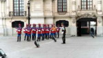 Peru - Lima, zmiana warty przed Pa�acem Prezydenckim.