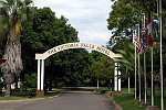 Zimbabwe - Wjazd do kompleks�w hotelowych w Wiktoria Fals.